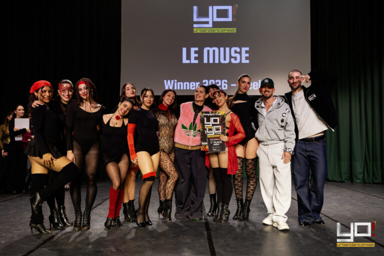 Crew Le Muse, 1° posto categoria Heels, sul palco con il trofeo